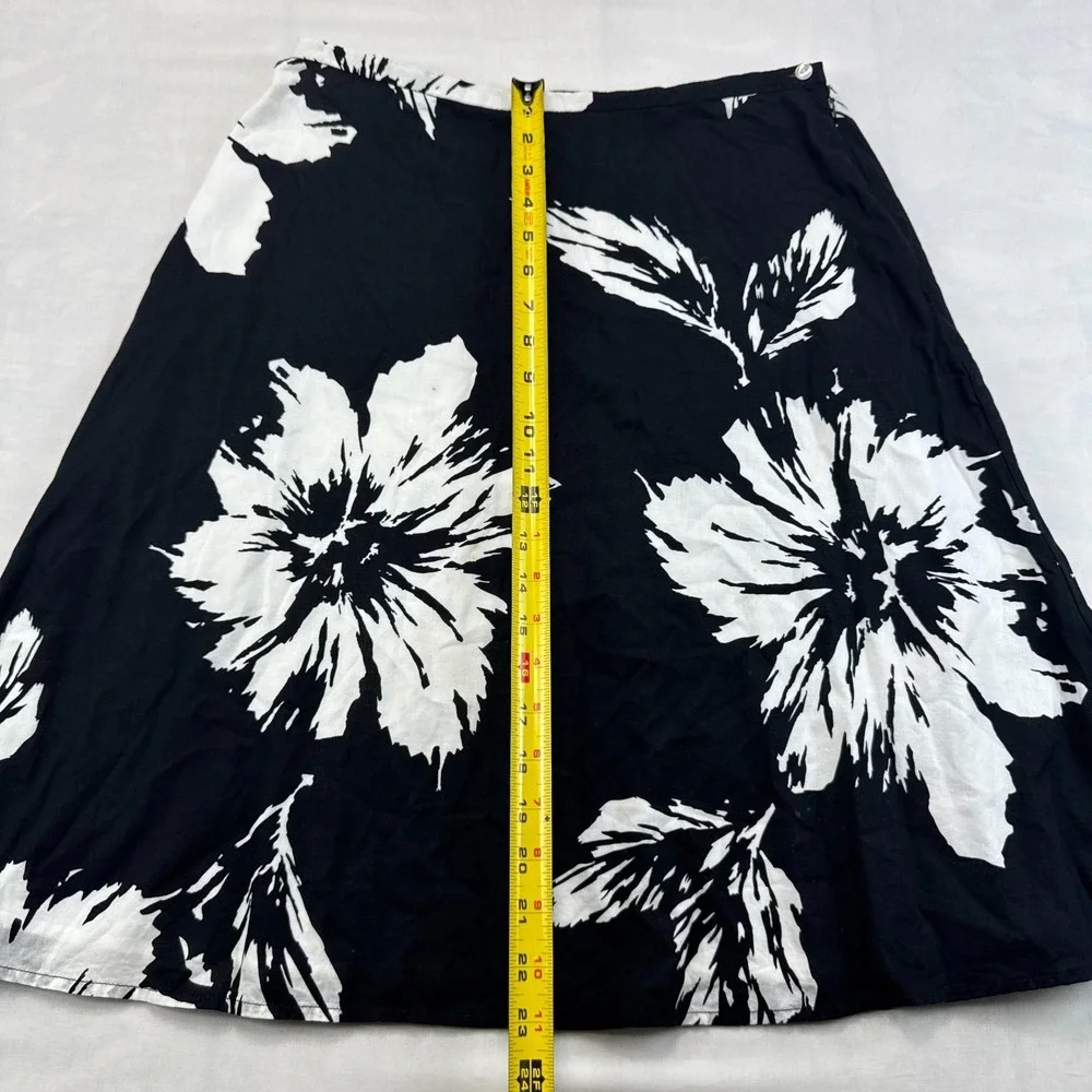 Liz Claiborne A-Line Midi Skirt Womens Petite 10 Black White Floral Side Button